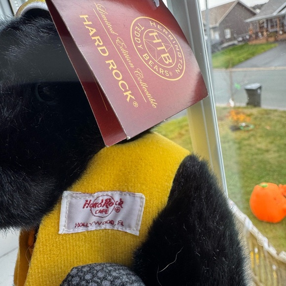 Limited/Rare Hard Rock Cafe Herrington Bear - Picture 7 of 11